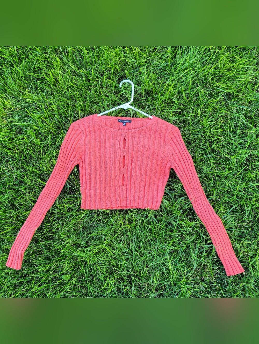 Kendall & Kylie Long sleeve Knit Crop Top Size Small Coral Y2K Peep Hole Fairy
